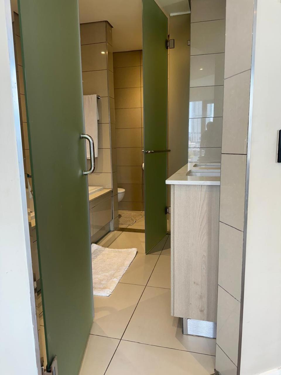 Appartement Spacious 2br Near Sandton -no Loadshedding Johannesburg