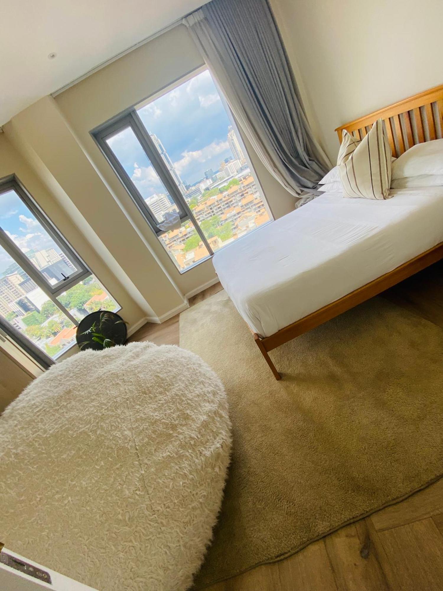 Spacious 2br Near Sandton -no Loadshedding Appartement